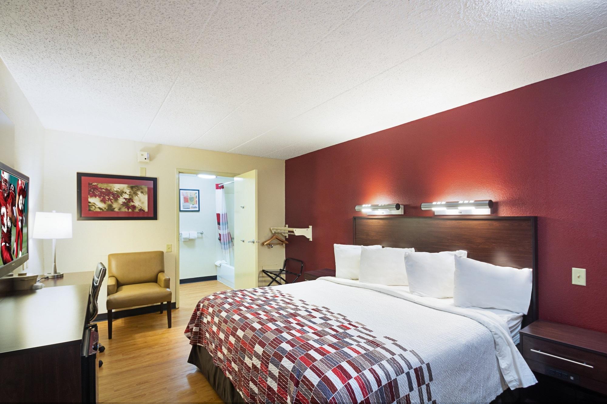 Red Roof Inn Cincinnati East - Beechmont Cherry Grove Exterior foto